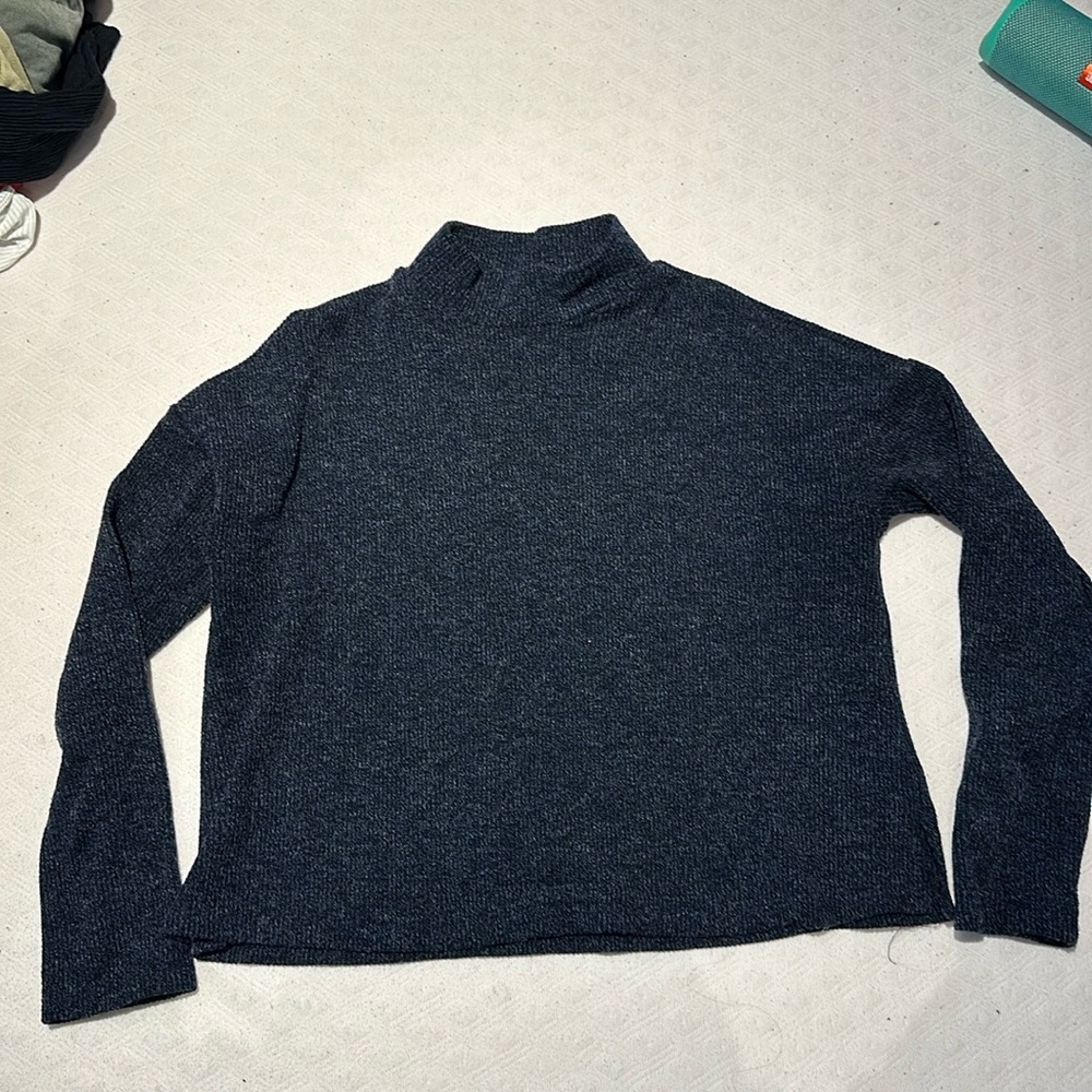 Everly Turtle Neck/Mock Neck Sweater Size Small